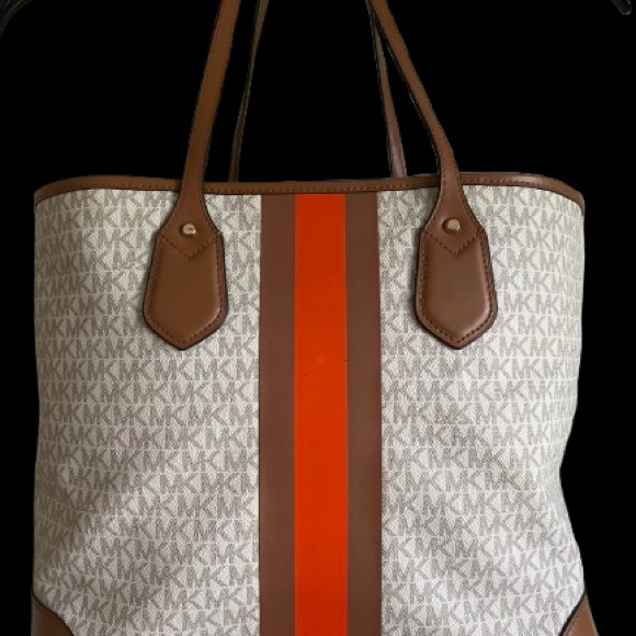 Gorgeous Michael Kors Extra large Eva tote - Picture 2 of 7